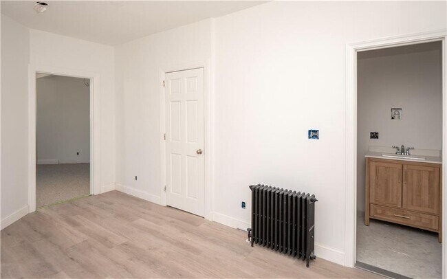 Building Photo - 8 Pleasant St