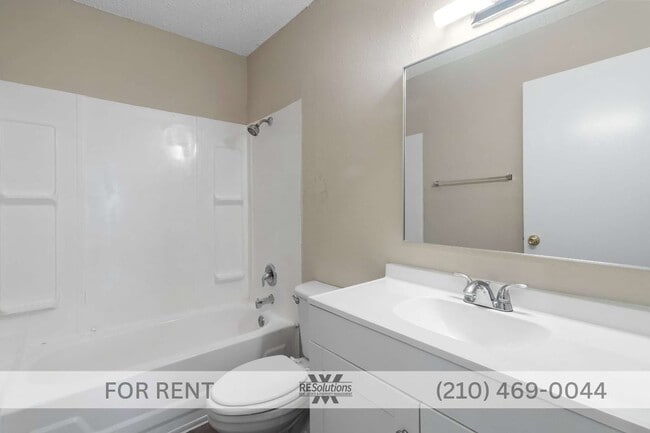 Building Photo - 8219 Glen Lark