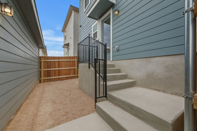 Building Photo - 2017 Ridge Runner Dr