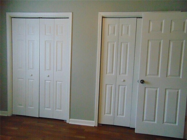 Building Photo - 645 Ell St