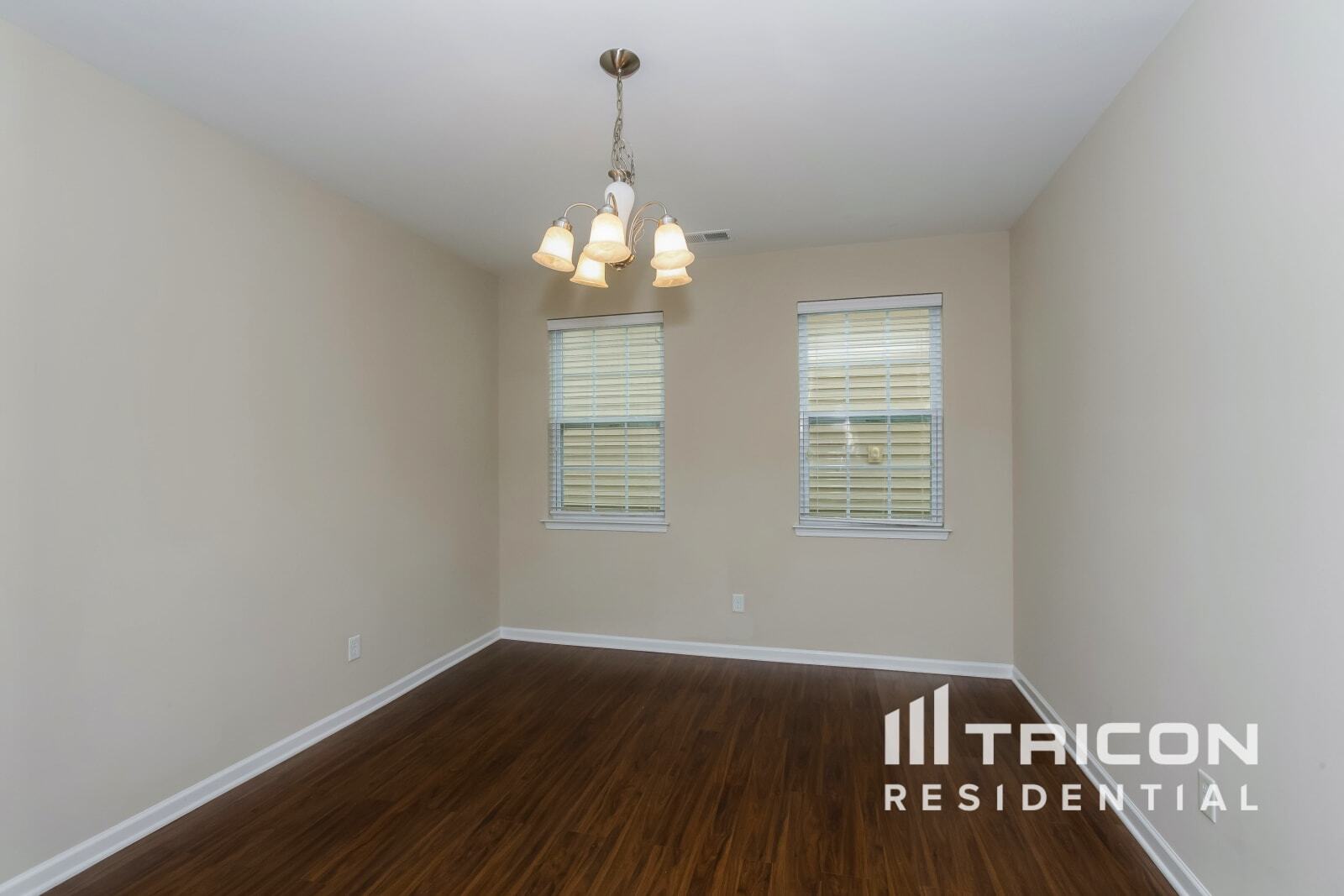 Building Photo - 915 Old Forester Ln