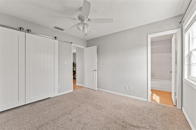 Building Photo - 209 Sea Horse Dr SE