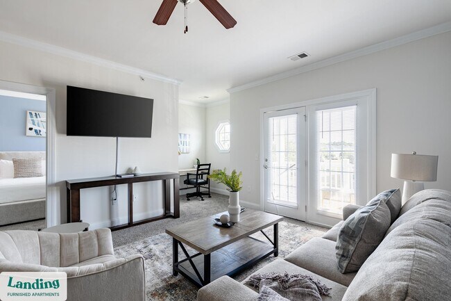 Building Photo - 2118 Silvercrest Dr