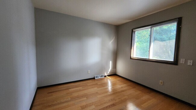 Building Photo - 3806 Sunbrook Rd