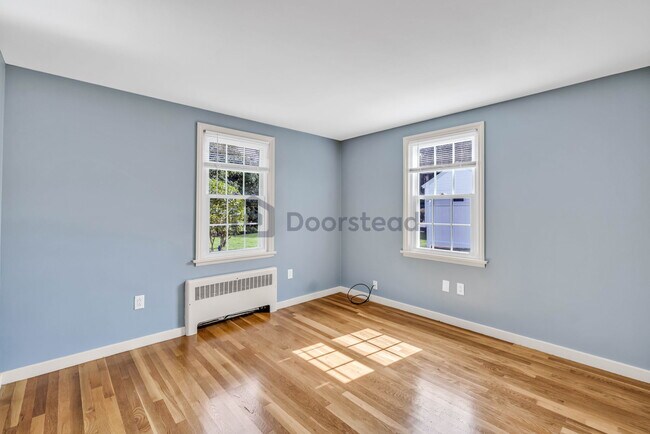 Building Photo - 62 Stoneleigh Rd