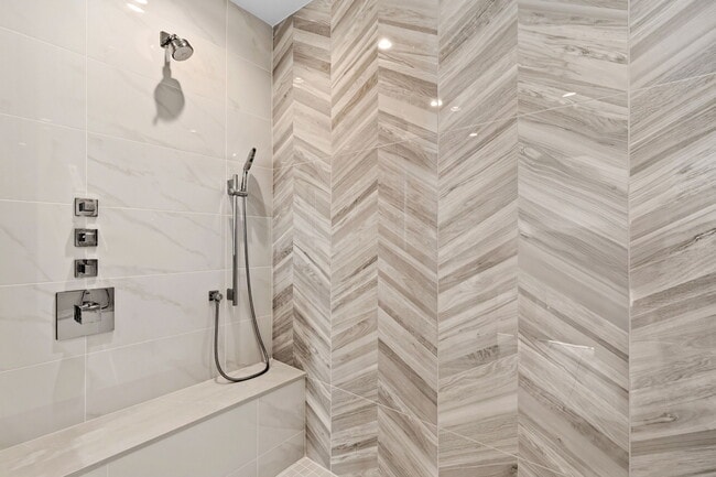 Building Photo - 400 Central Ave