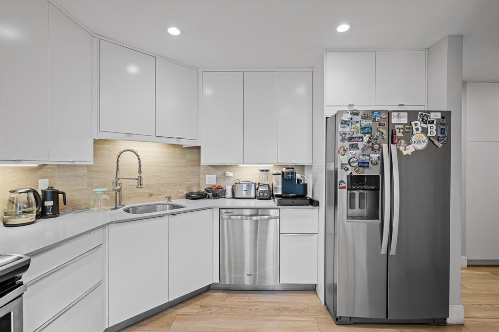 Building Photo - 9937 NW 47th Ter