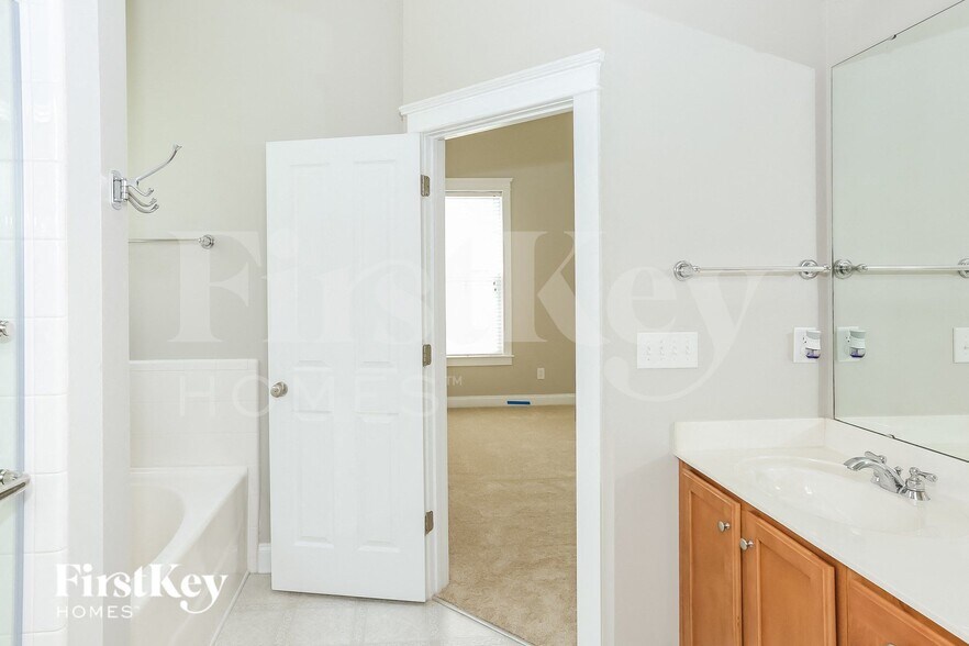 Building Photo - 10210 Caldwell Forest Dr