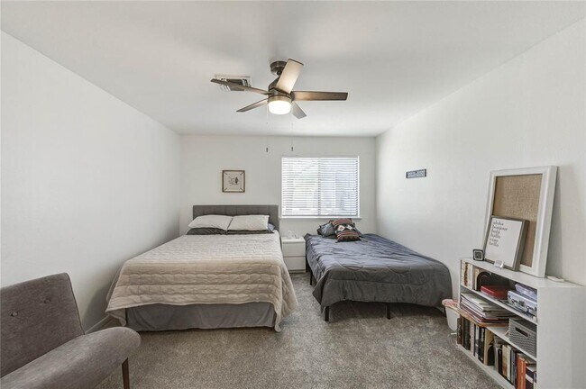 Building Photo - 1572 Prairie Grove Dr