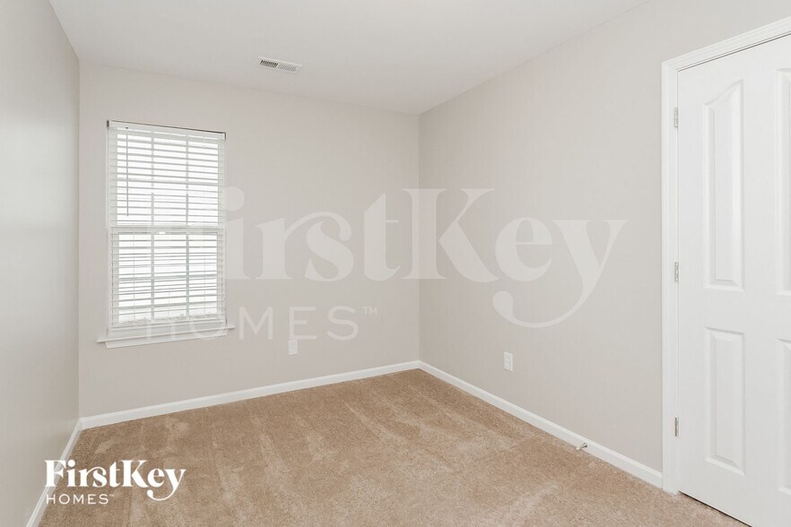 Building Photo - 4506 Esmeralda Drive