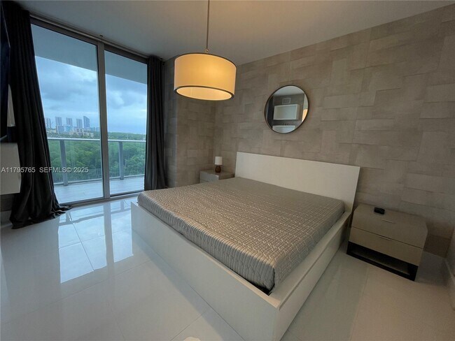 Building Photo - 16385 Biscayne Blvd