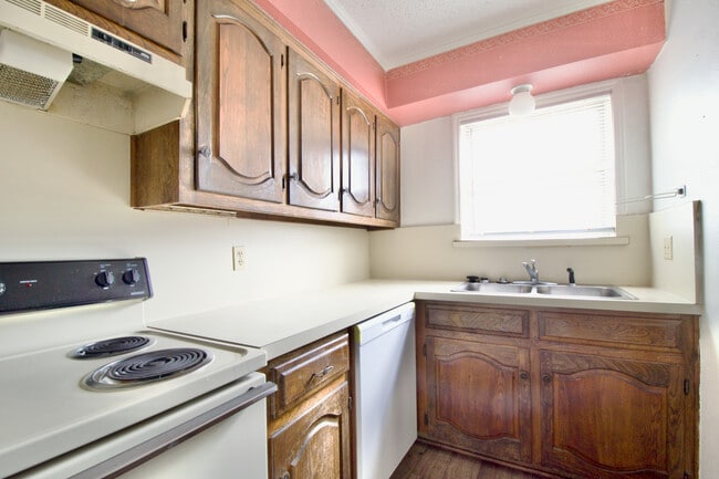 Building Photo - 806 N 62nd St