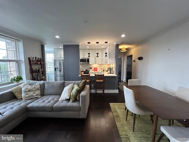 Building Photo - 939 Longfellow St NW