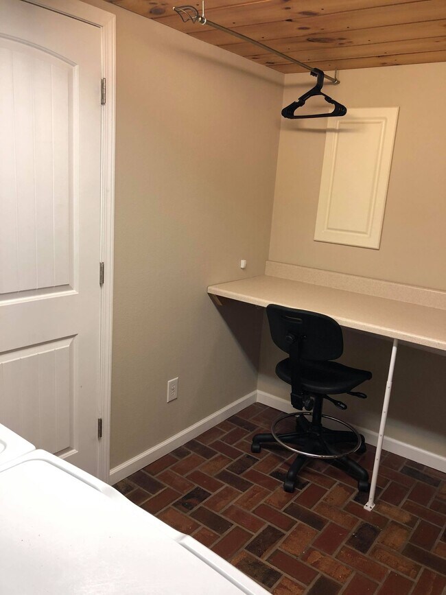 Building Photo - 487 Kentucky Ave