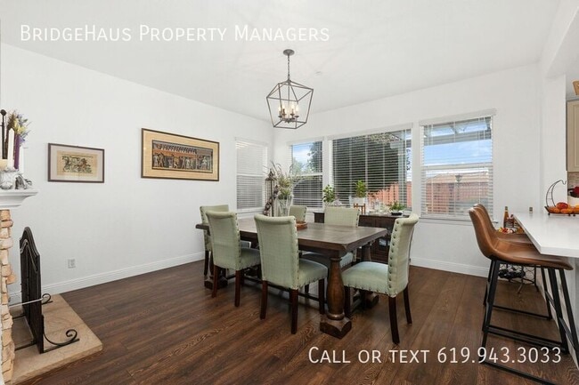 Building Photo - 10252 Oak Spur Way