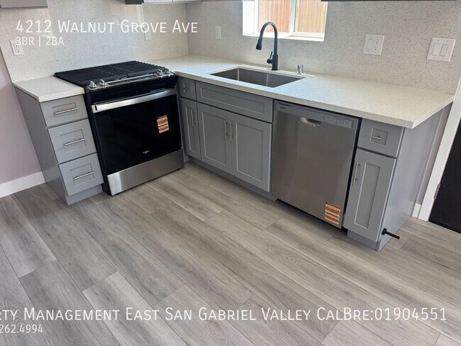 Building Photo - 4212 Walnut Grove Ave