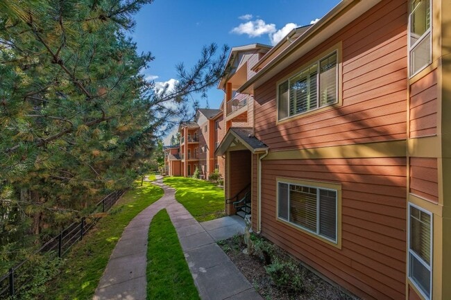 Building Photo - Pheasant Run Condo- 3rd floor NEW PAINT & ...