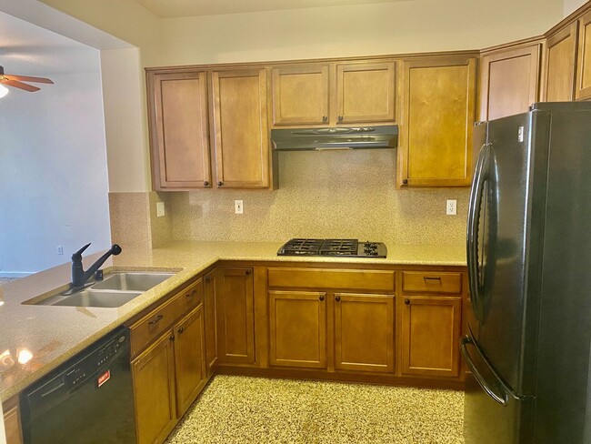 Building Photo - 3/2 in North Clovis Gated Community