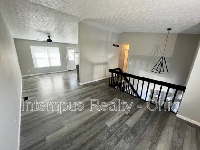 Building Photo - 2600 Saybrooke Dr