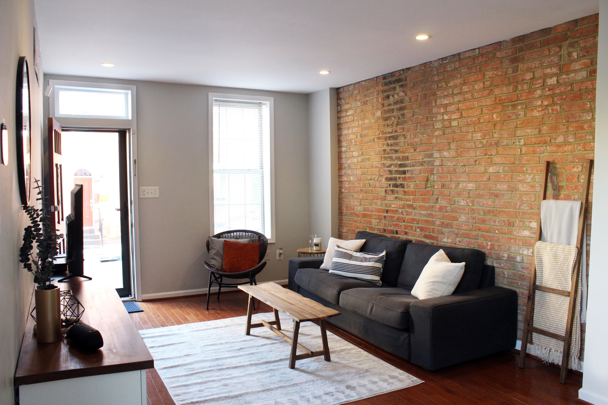 Furnished Living Space - 416 E Gittings St.