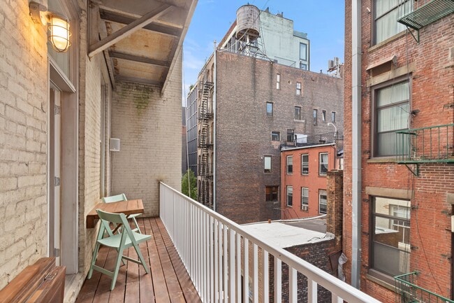 Building Photo - 27 Great Jones St