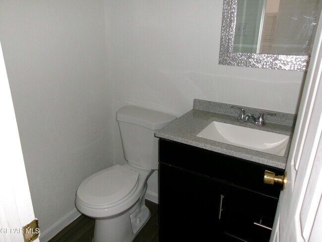 Building Photo - 6700 Escondido Dr