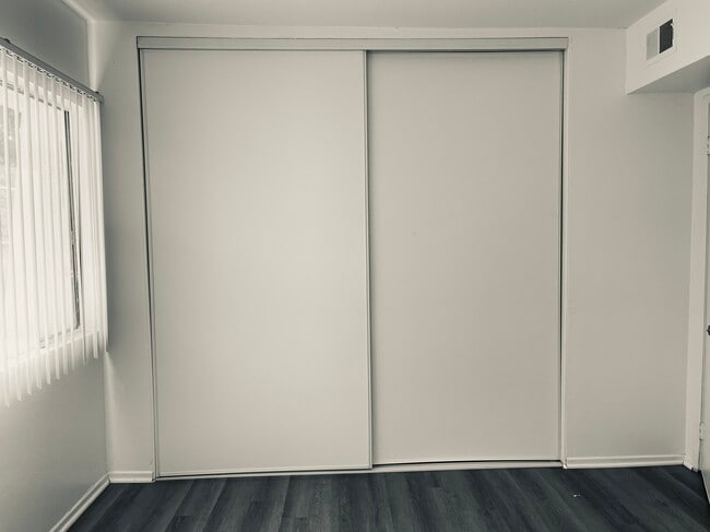 Building Photo - 6442 Rostrata Ave