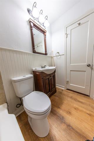 Building Photo - 836 Dent St