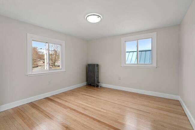 Building Photo - 157 Lake Ave