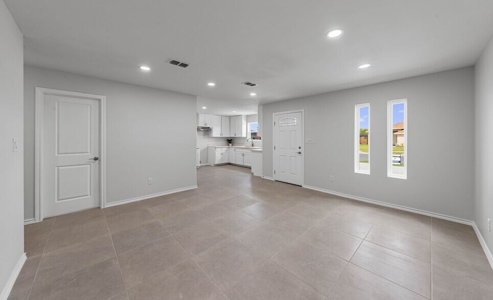 Building Photo - 664 Marrs Ave