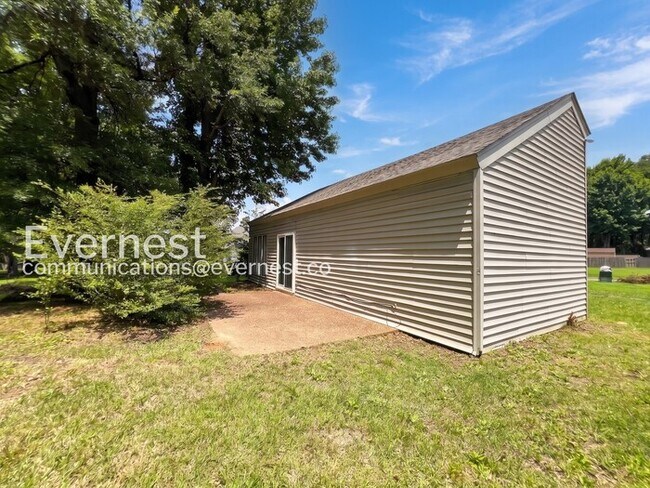 Building Photo - 3-Bed/2-Bath Home with Patio/Available Now!