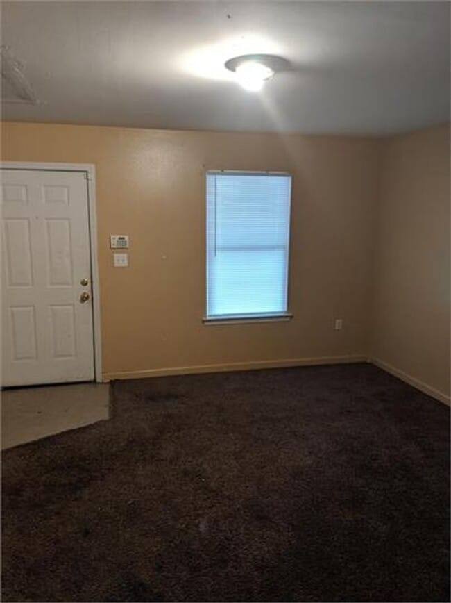 Building Photo - House for Rent
