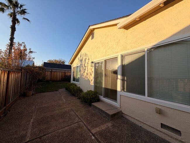 Building Photo - 5929 Mabie Ct