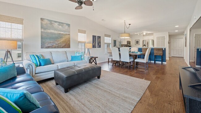 Primary Photo - 356 Blue Stem Dr