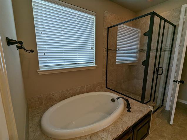 Building Photo - 591 Deverson Dr