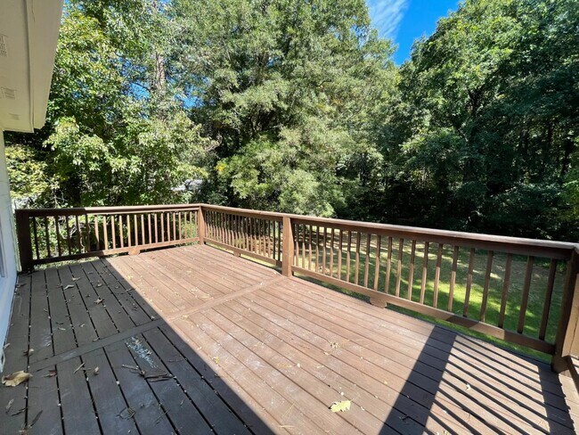 Building Photo - 1596 Willowbrook Dr SW