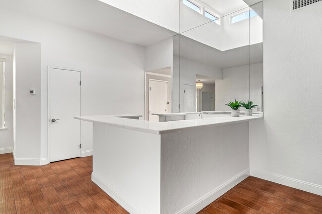 Building Photo - 37 Santo Domingo Dr