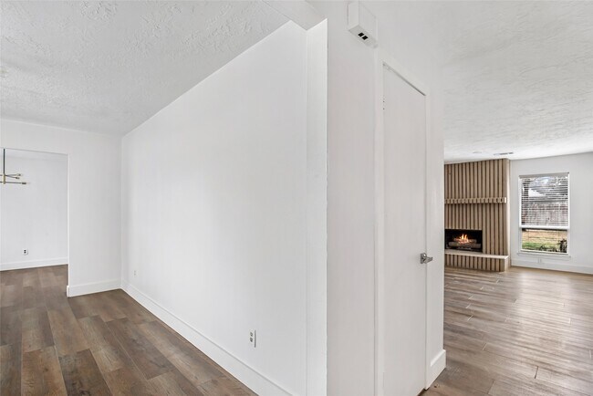 Building Photo - 3615 Acorn Springs Ln