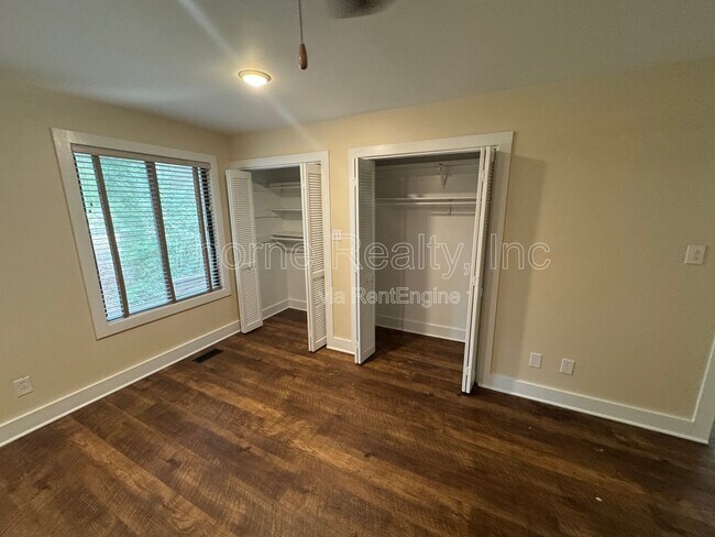 Building Photo - 116 Rum Barrell Cove