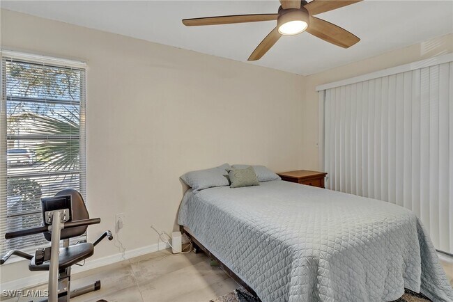 Building Photo - 15514 Crystal Lake Dr