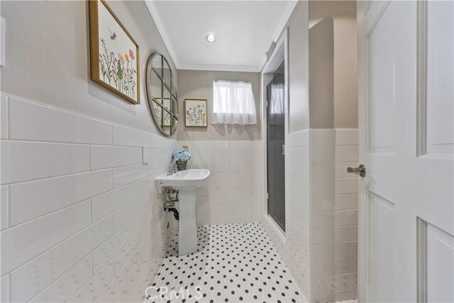 Building Photo - 927 Montecito Dr