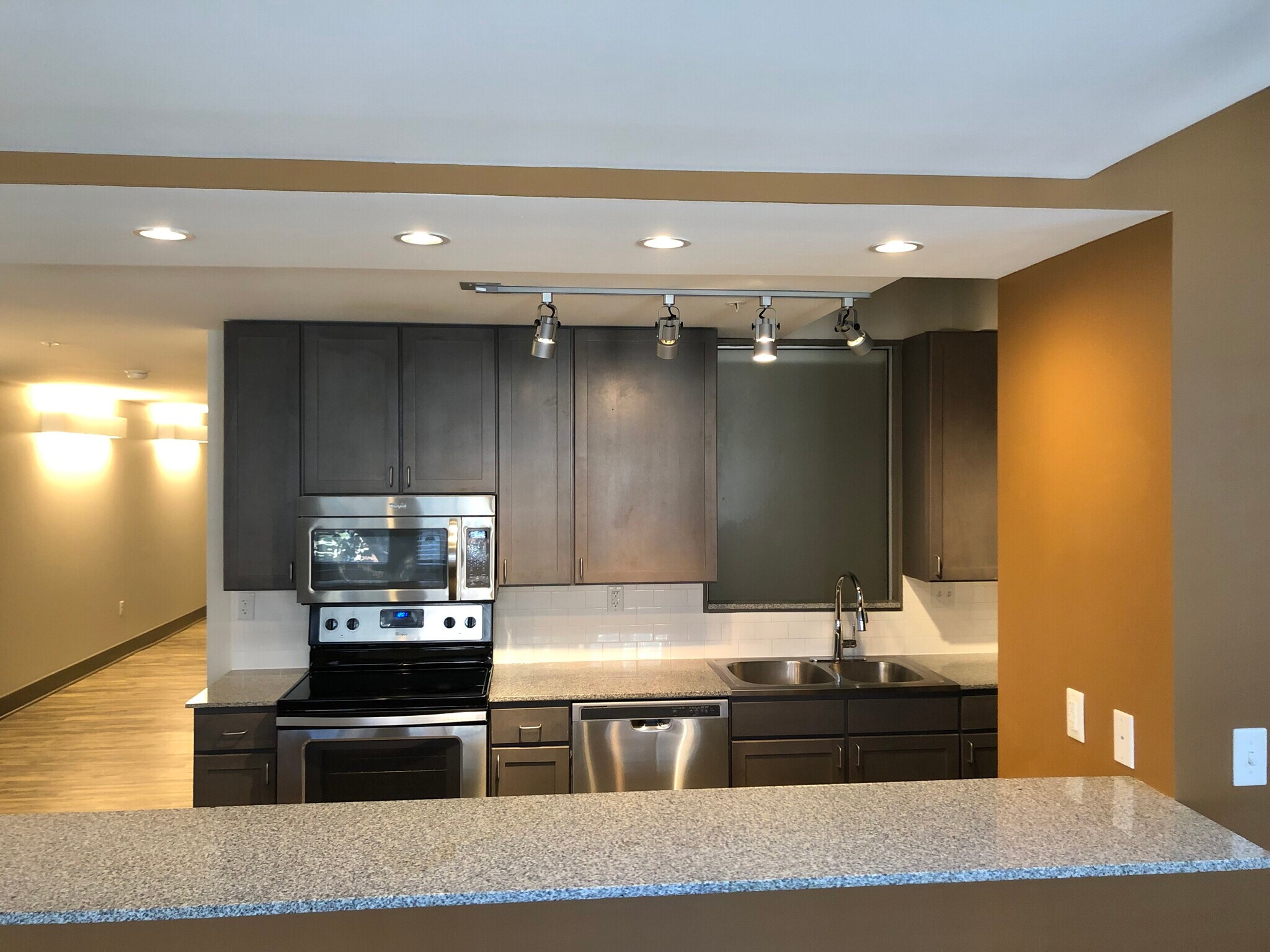 Building Photo - 3535 Broadway Blvd