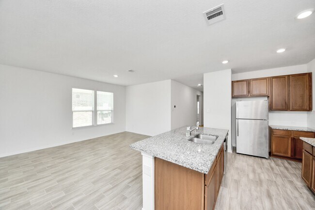 Building Photo - 1270 Glendora Dr