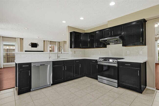 Building Photo - 3510 Honey Creek Dr