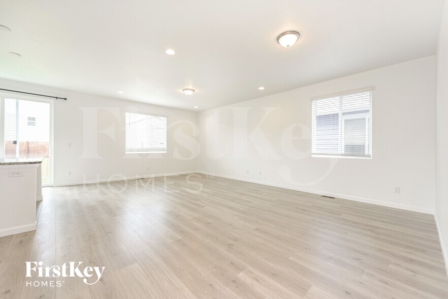 Building Photo - 14693 Normande Dr