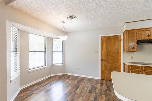 Building Photo - 3826 Crest Way