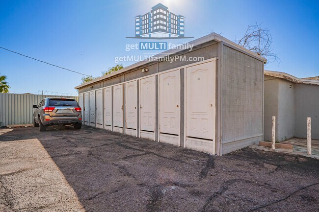 Building Photo - 525 N 32nd St