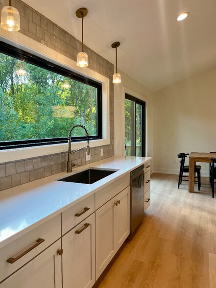 Building Photo - 7277 Yellowstone Dr