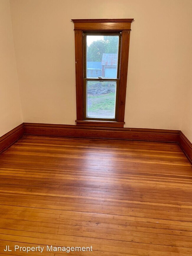 Building Photo - 4 br, 2 bath House - 2208 E Redwood Blvd