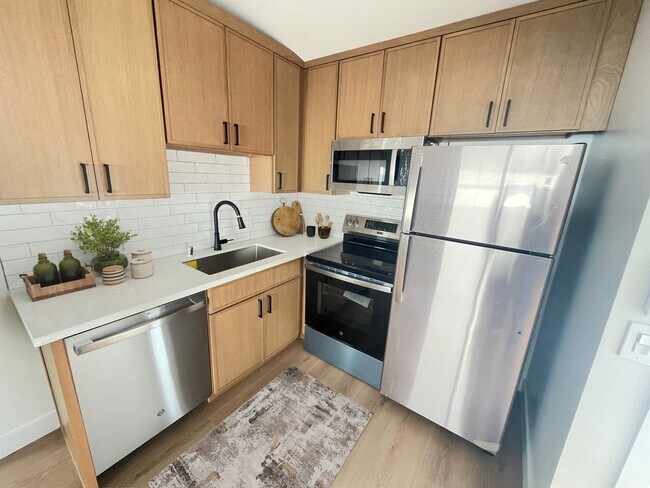 Interior Photo - 12759 Matteson Ave